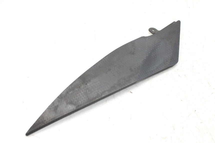 photo de LEFT UNDERSEAT COVER YAMAHA YZF R1 1000 (2007 - 2008) - Surface and material condition