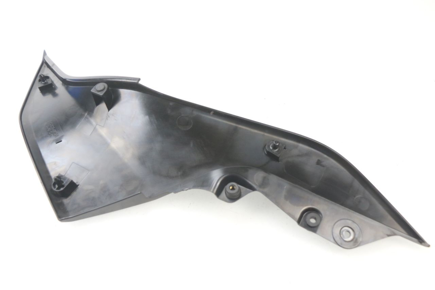 photo de LEFT UNDERSEAT PANEL KAWASAKI Z ABS 750 (2007 - 2013) - Alternative perspective