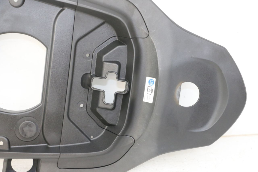 photo de UNDERSEAT PANEL HONDA SH i 300 (2015 - 2020) - Fixing points details