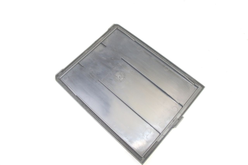 photo de UNDERSEAT PANEL BMW K 75 RT 750 (1989 - 1997) - Zoom on usage condition