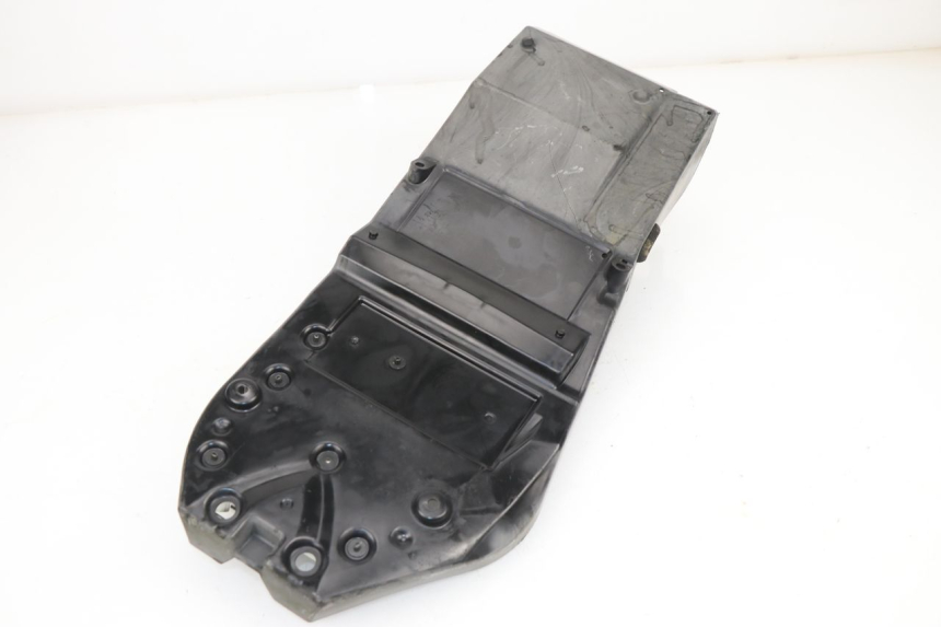 photo de UNDERSEAT COVER KAWASAKI Z 750 (2007 - 2013) - Alternative perspective