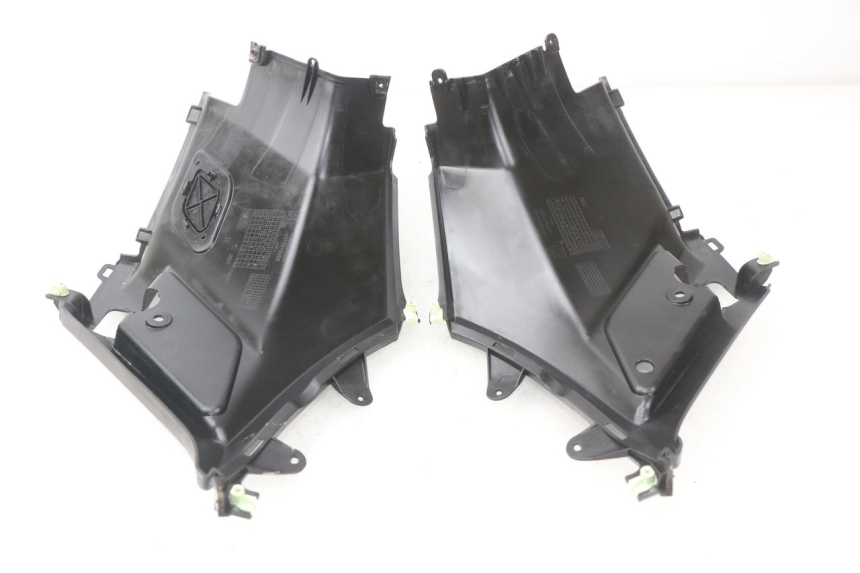 photo de UNDERSEAT COVER PEUGEOT KISBEE 2T 50 (2010 - 2017) - Surface and material condition