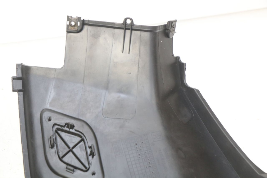 photo de UNDERSEAT COVER PEUGEOT KISBEE 4T 50 (2010 - 2017) - Fixing points details