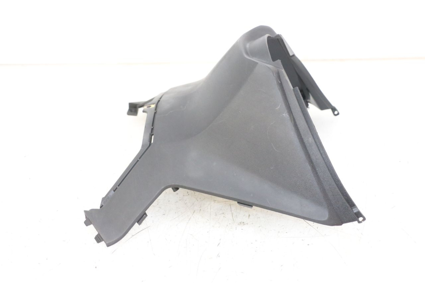 photo de UNDERSEAT COVER PEUGEOT BELVILLE 125 (2017 - 2021) - Technical close-up
