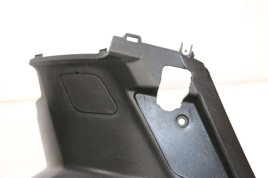 photo de UNDERSEAT PANEL PEUGEOT STREETZONE 4T 50 (2018 - 2023) - Additional view of the item