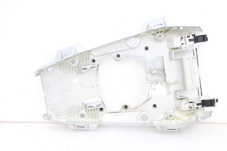 photo de UNDERSEAT PANEL BMW R GS 1250 (2021 - 2024) - Used quality zoom