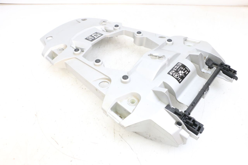 photo de UNDERSEAT PANEL BMW R GS 1250 (2021 - 2024) - Fixing points details