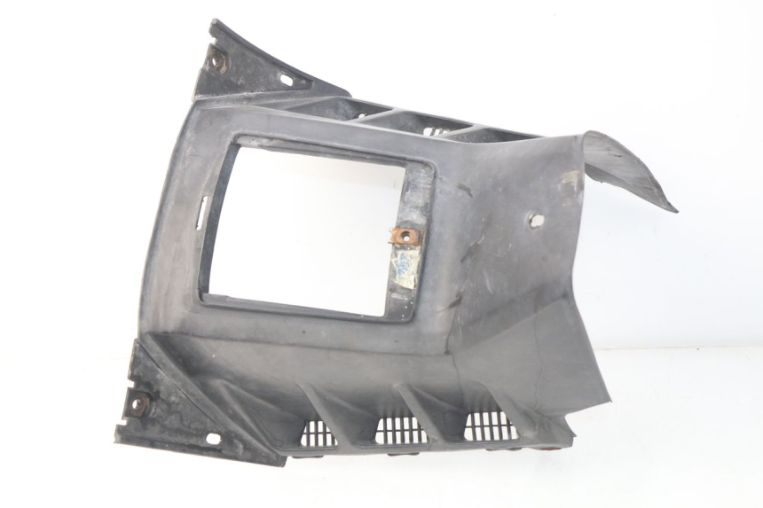 photo de UNDERSEAT PANEL PEUGEOT SC 50 (1988 - 1992) - Zoom on usage condition