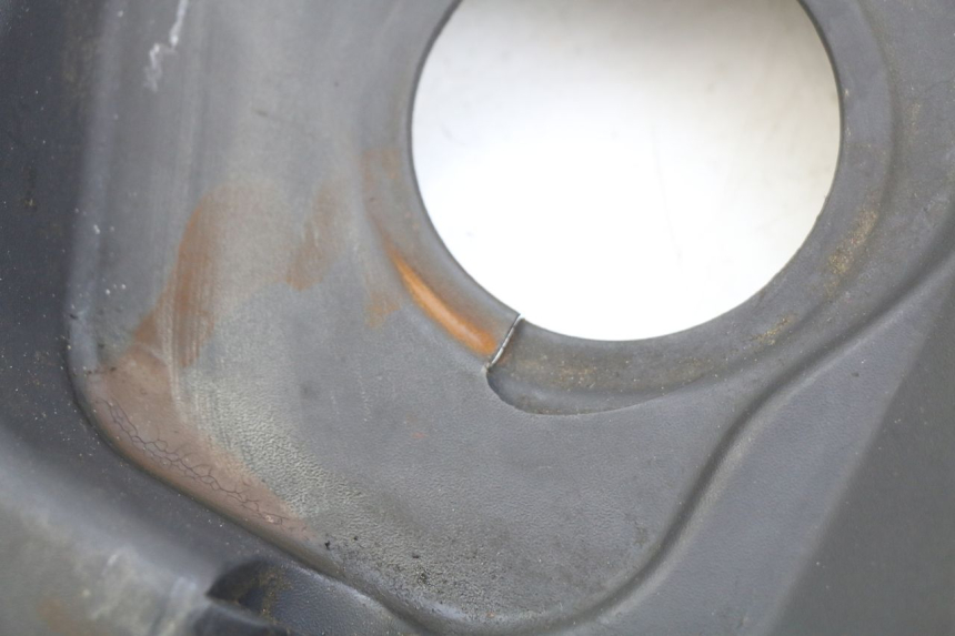 photo de UNDERSEAT COVER SUZUKI SIXTEEN 125 (2008 - 2010) - Component detail