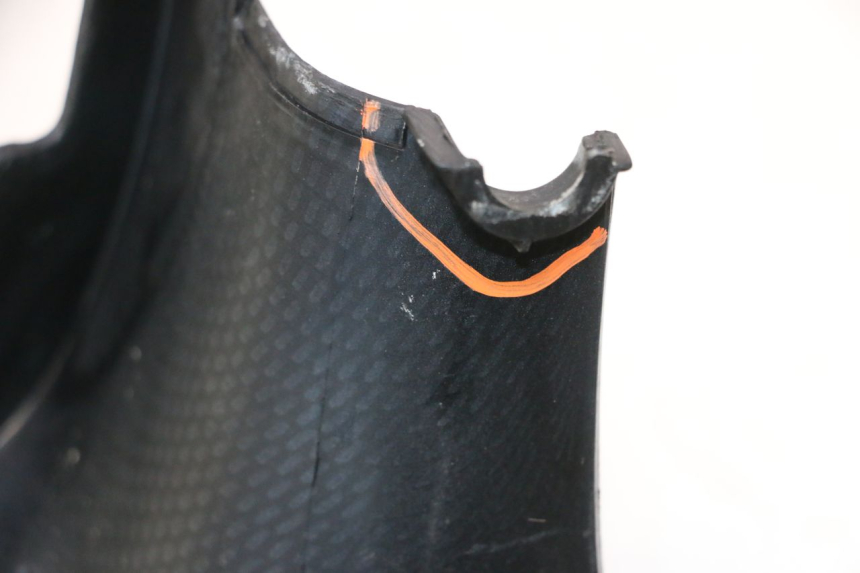 photo de UNDERSEAT COVER PEUGEOT SPEEDFIGHT LC 50 (1996 - 2002) - Fixing points details