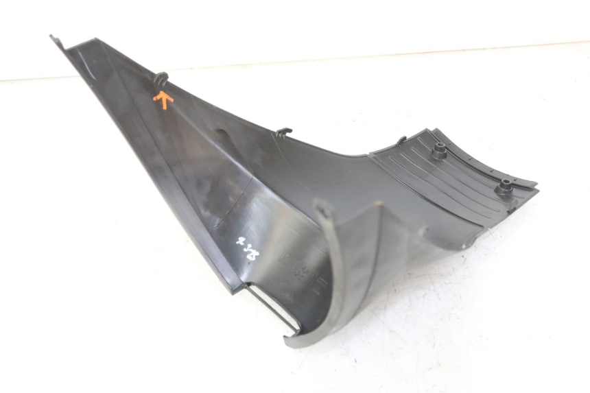 photo de UNDERSEAT PANEL APRILIA SR 2T 50 (2018 - 2022) - Fixing points details