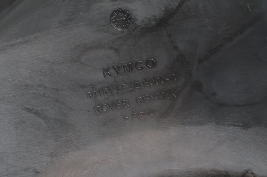 photo de UNDERSEAT PANEL KYMCO SUPER 8 2T 50 (2007 - 2013) - Surface and material condition