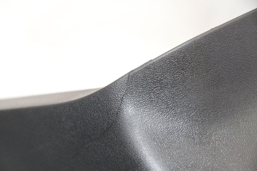 photo de UNDERSEAT PANEL SUZUKI BURGMAN 125 (2018 - 2021) - Zoom on usage condition