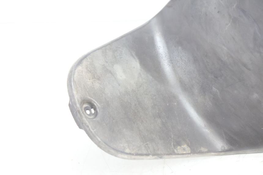 photo de UNDERSEAT PANEL PEUGEOT VIVACITY 100 (1999 - 2008) - Zoom on usage condition