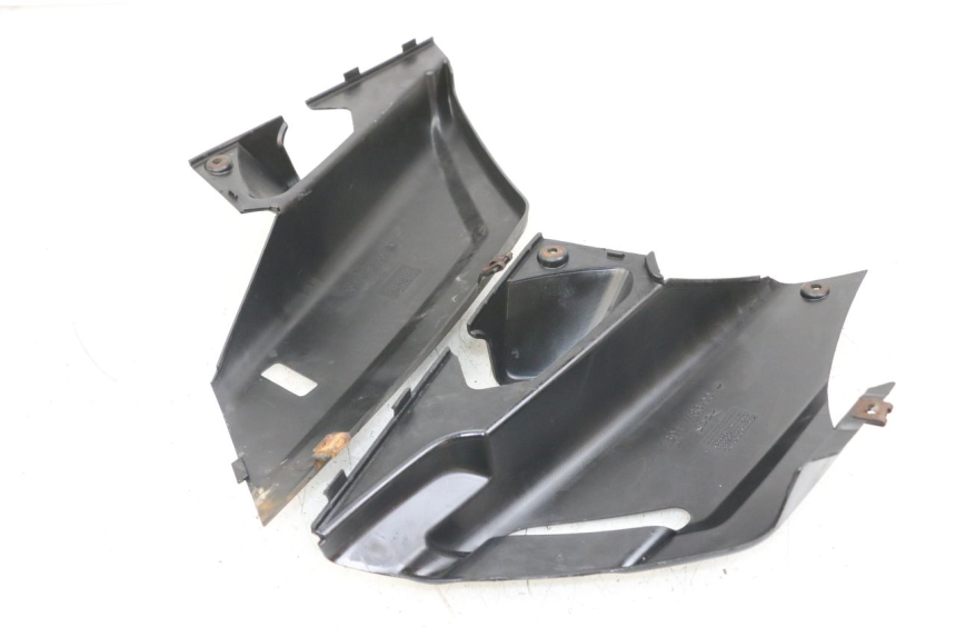 photo de UNDERSEAT COVER YAMAHA X-MAX XMAX 250 (2006 - 2009) - Component detail