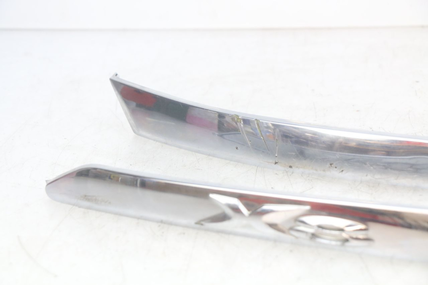 photo de UNDERSEAT COVER PIAGGIO X8 125 (2004 - 2007) - Detailed visual inspection