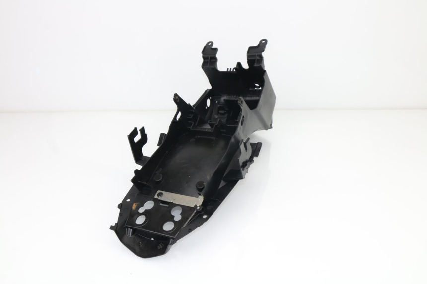 photo de UNDERSEAT PANEL YAMAHA XJ6 600 (2008 - 2016) - Surface and material condition