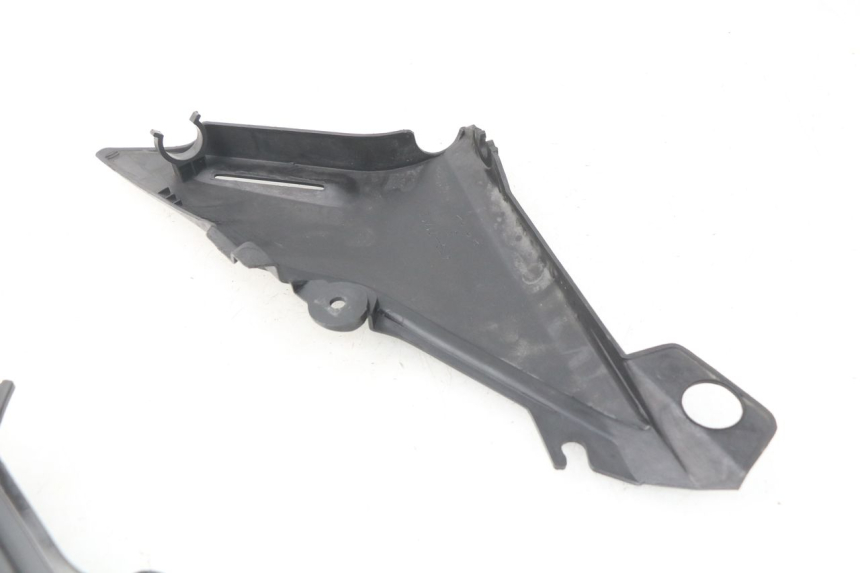 photo de UNDERSEAT PANEL YAMAHA XJ600 XJ DIVERSION 600 (1992 - 1997) - Zoom on usage condition