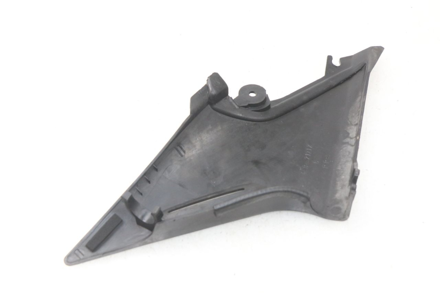 photo de UNDERSEAT PANEL YAMAHA XJ600 XJ DIVERSION 600 (1992 - 1997) - Fixing points details