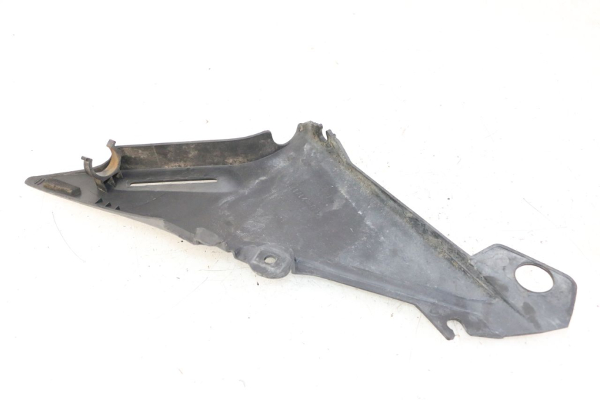 photo de UNDERSEAT PANEL YAMAHA XJN DIVERSION 600 (2000 - 2003) - Distinctive features