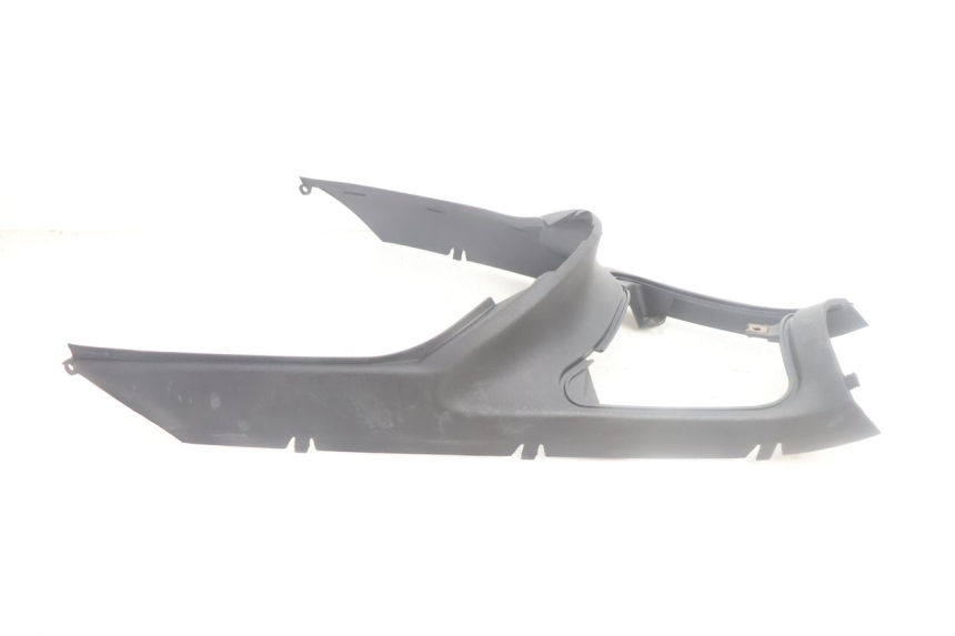 photo de UNDERSEAT PANEL YAMAHA YP MAJESTY 125 (2007 - 2010) - Zoom on usage condition