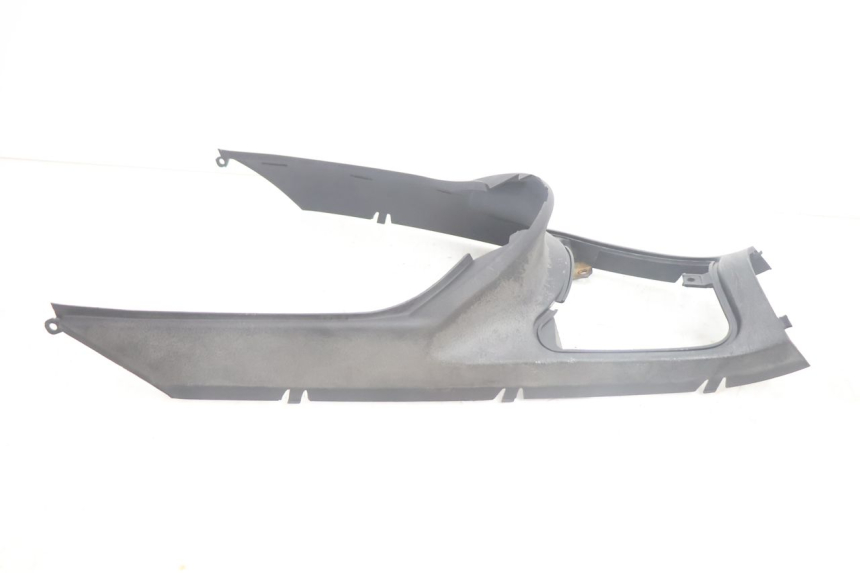 photo de UNDERSEAT PANEL YAMAHA YP MAJESTY 125 (2002 - 2006) - Zoom on usage condition
