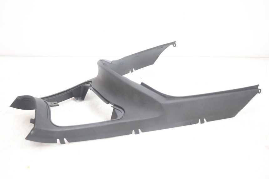 photo de UNDERSEAT PANEL YAMAHA YP MAJESTY 125 (2002 - 2006) - Component detail