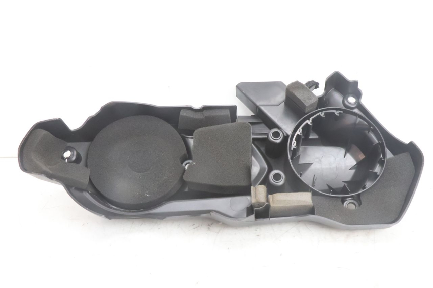 photo de TRANSMISSION COVER YAMAHA N-MAX NMAX 125 (2021 - 2024) - Fixing points details
