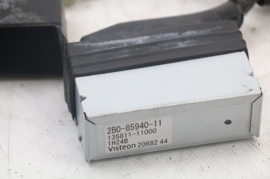 photo de ABS UNIT YAMAHA TDM ABS 900 (2002 - 2014) - Alternative perspective