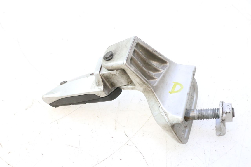 photo de REAR RIGHT FOOTREST BMW C1 125 (2000 - 2003) - Alternative perspective