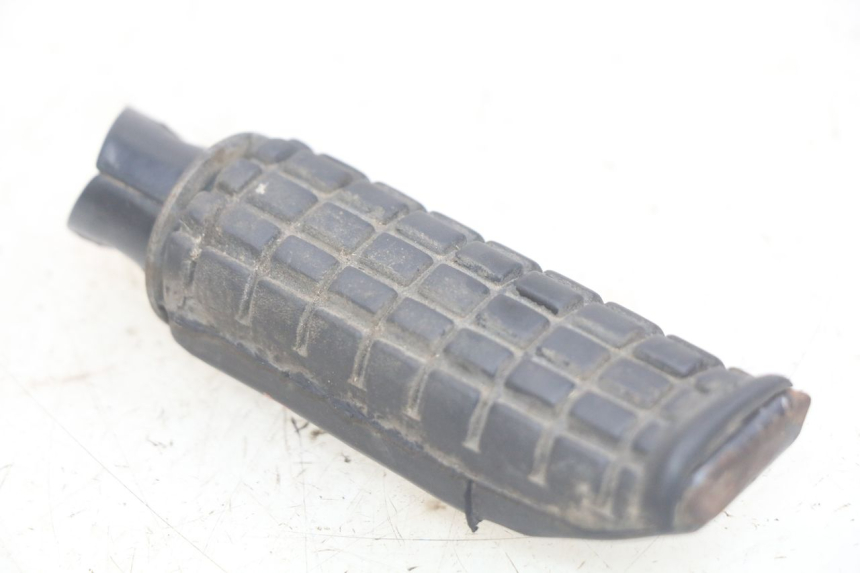 photo de RIGHT REAR FOOTREST HONDA CBR F SC25 1000 (1989 - 1992) - Main view