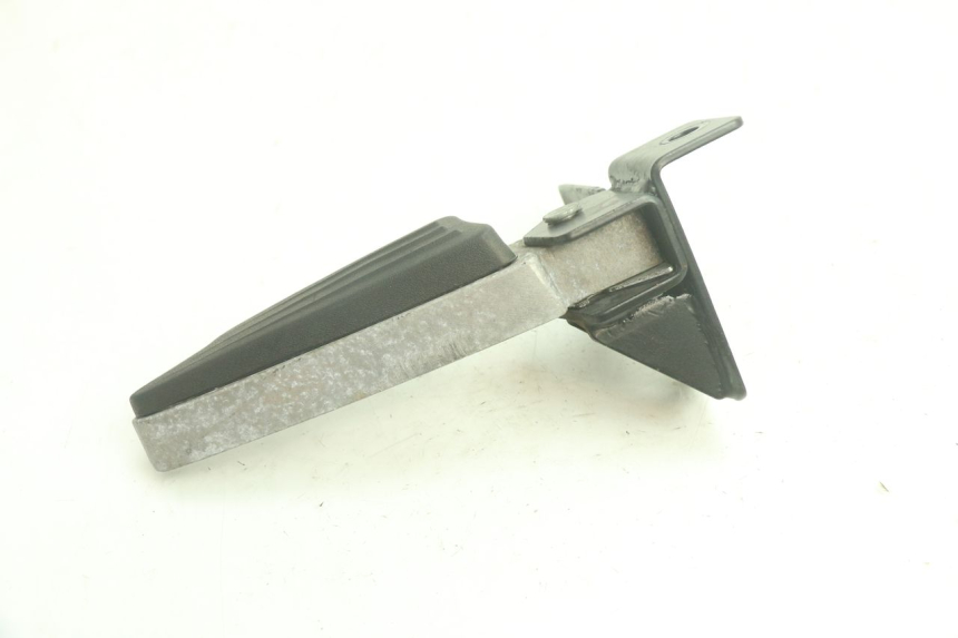 photo de REAR RIGHT FOOTREST PEUGEOT CITYSTAR 2T 50 (2018 - 2021) - Zoom on usage condition