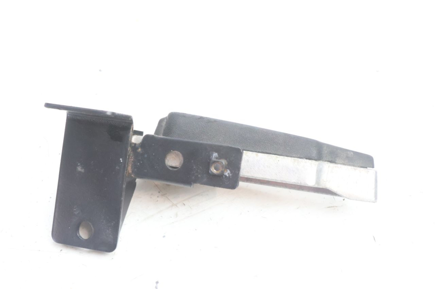 photo de REAR RIGHT FOOTREST PEUGEOT CITYSTAR 2T 50 (2018 - 2021) - Fixing points details