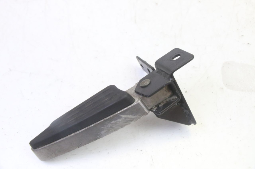 photo de RIGHT REAR FOOTREST PEUGEOT CITYSTAR 50 (2013 - 2017) - Zoom on usage condition