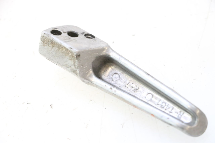 photo de REAR RIGHT FOOTREST KAWASAKI ER-6 ER6 N 650 (2005 - 2009) - Alternative perspective