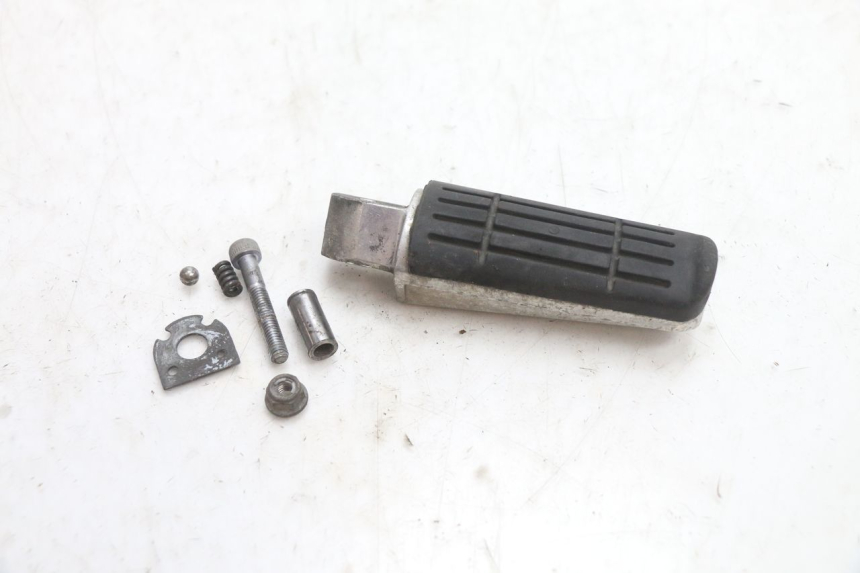 photo de REAR RIGHT FOOTREST YAMAHA FJR 1300 (2001 - 2005) - Main view