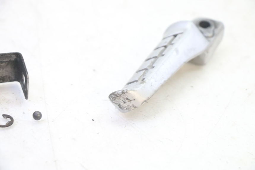 photo de REAR RIGHT FOOTREST BMW G310 R 310 (2016 - 2020) - Product overview