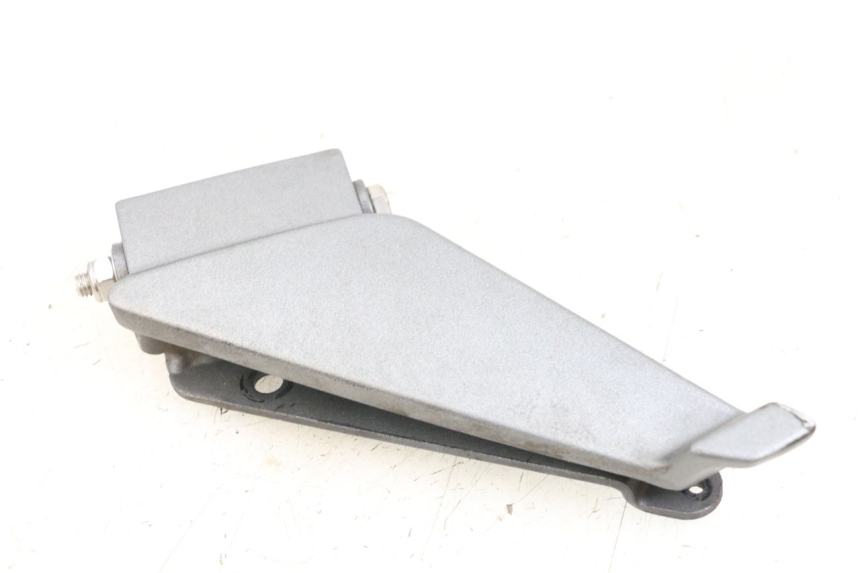 photo de REAR RIGHT FOOTREST PEUGEOT GEOPOLIS RS 125 (2007 - 2009) - Zoom on usage condition