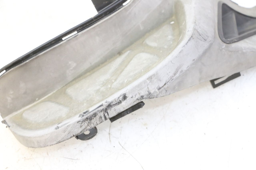 photo de REAR RIGHT FOOTREST KYMCO GRAND DINK 125 (2008 - 2014) - Markings and original references