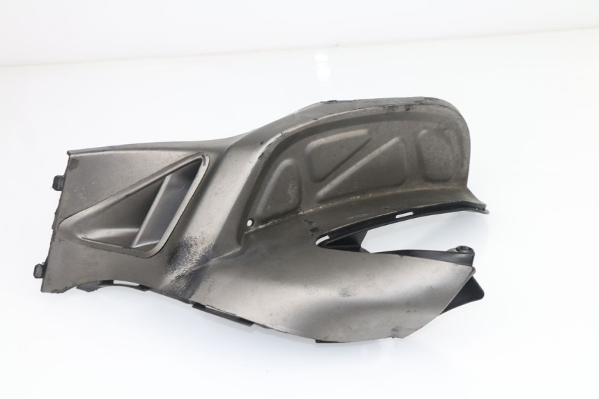 photo de REAR RIGHT FOOTREST KYMCO GRAND DINK 125 (2002 - 2007) - Technical close-up