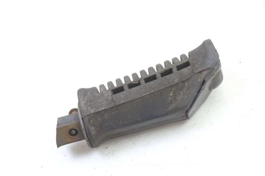 photo de REAR RIGHT FOOTREST SUZUKI GS GSE 500 (2001 - 2003) - Technical close-up