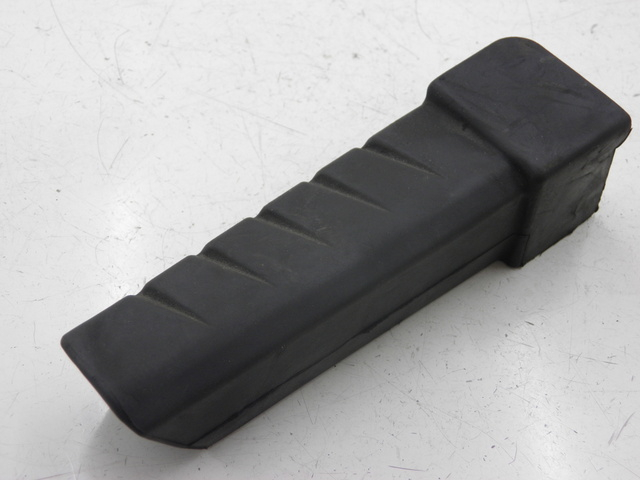 photo de REAR RIGHT FOOTREST HONDA FES PANTHEON 125 (2003 - 2007) - Alternative perspective