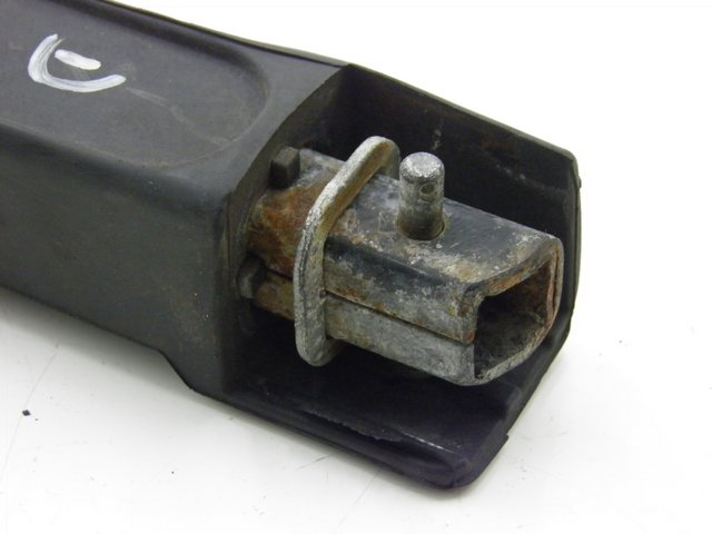 photo de REAR RIGHT FOOTREST HONDA FES S-WING SWING 125 (2007 - 2015) - Alternative perspective