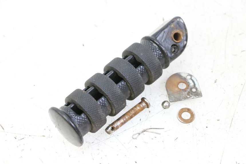 photo de REAR RIGHT FOOTREST KEEWAY K-LIGHT KLIGHT 125 (2018 - 2025) - Main view