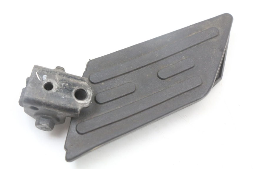 photo de REAR RIGHT FOOTREST PEUGEOT KISBEE 4T 50 (2018 - 2022) - Alternative perspective