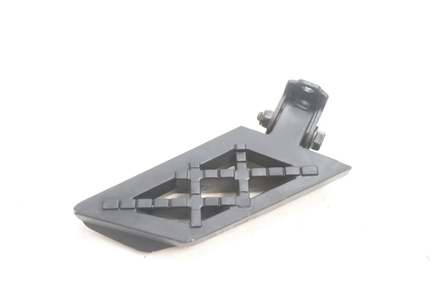 photo de REAR RIGHT FOOTREST PEUGEOT KISBEE 4T 50 (2018 - 2022) - Component detail