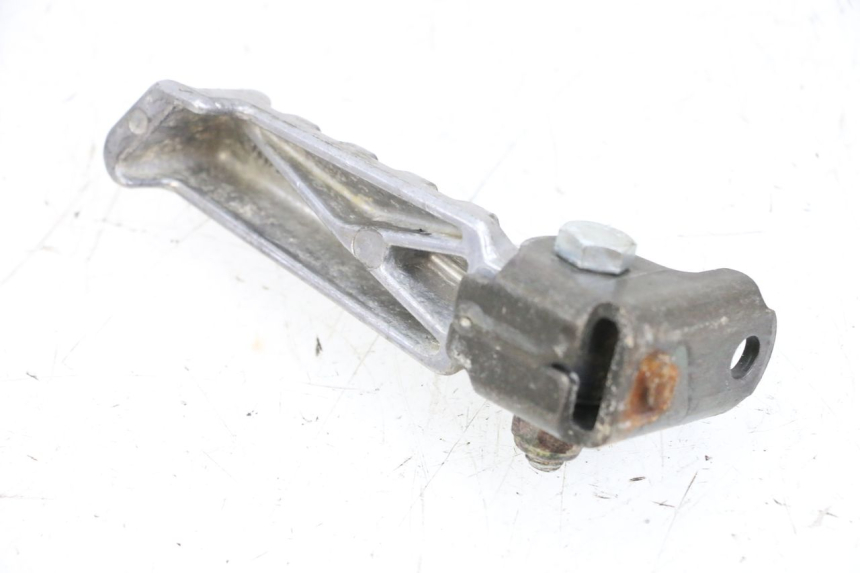 photo de REAR RIGHT FOOTREST PEUGEOT LUDIX 50 (2005 - 2007) - Zoom on usage condition