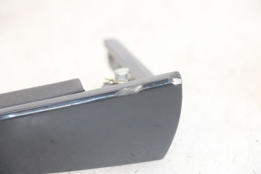 photo de REAR RIGHT FOOTREST PIAGGIO MP3 HPE 300 (2019 - 2026) - Alternative perspective