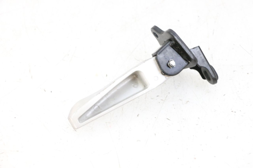 photo de REAR RIGHT FOOTREST YAMAHA NEO'S CORE 1 (2022 - 2026) - Technical close-up