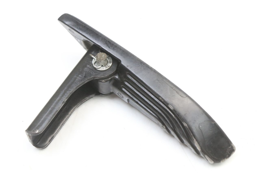 photo de REAR RIGHT FOOTREST PIAGGIO NEW TYPHOON 50 (2018 - 2021) - Alternative perspective